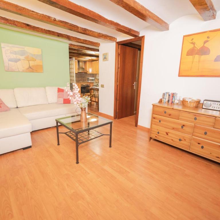 Rustic Poble Sec Apartment - Two-Bedroom Apartment - 1
