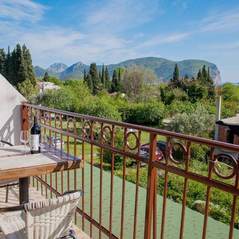 Apartments Viktorija - Studio with Balcony and Sea View (3 Adults) - 13