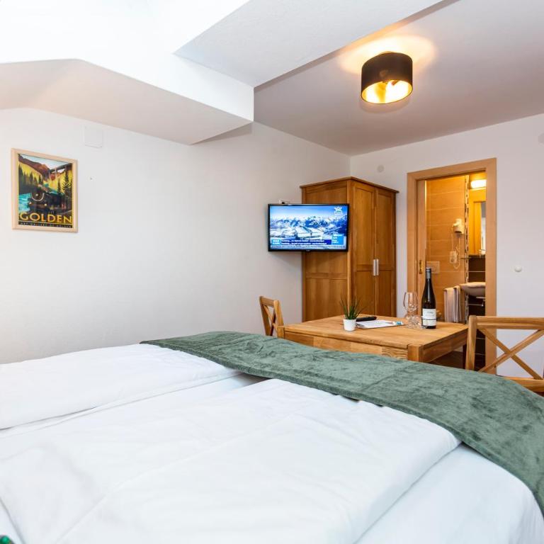 Sonnberg Lodge - Doppelzimmer mit eigenem Bad - 13