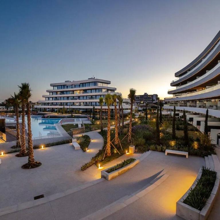 Luxury complex beachfront apartment, infinity pool, sauna, gym and large terrace - Apartamento Deluxe de 2 dormitorios con balcón - 9