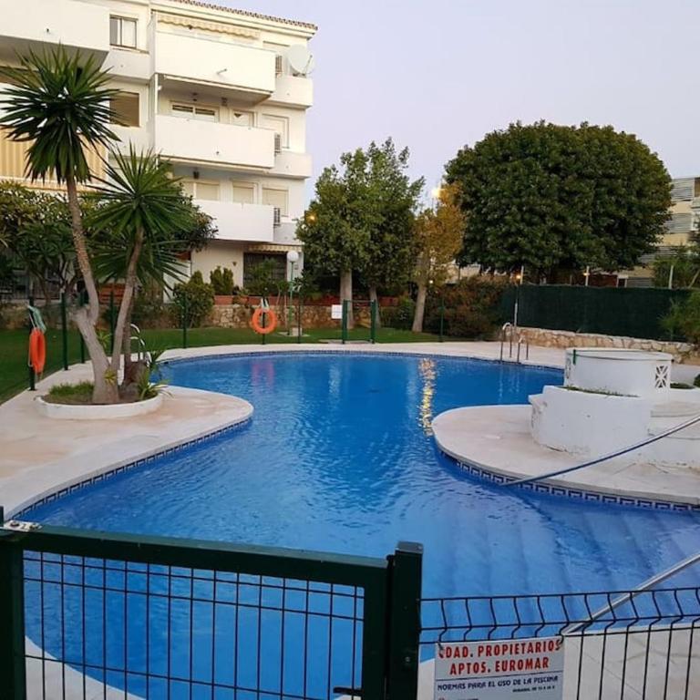 Beautiful apartment in La Carihuela, Torremolinos - One-Bedroom Apartment - 2