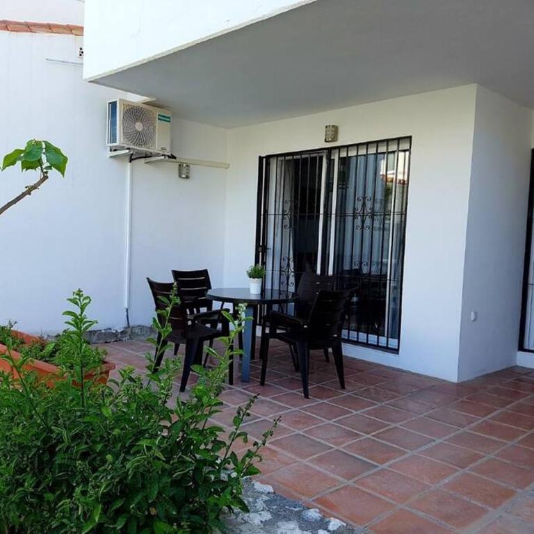 Beautiful apartment in La Carihuela, Torremolinos - One-Bedroom Apartment - 5