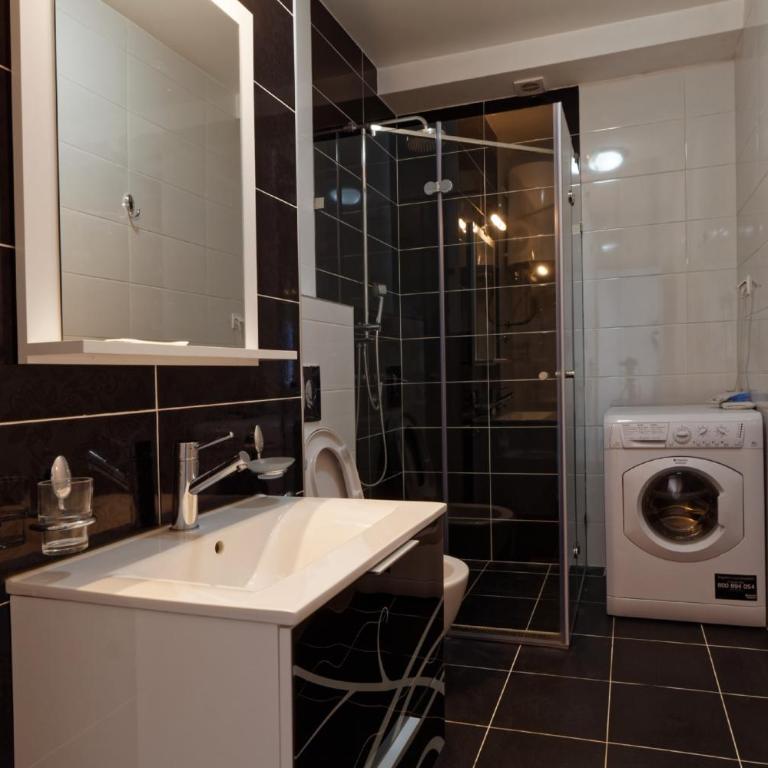 Apartments Villa Jelena - Dupleks Apartman s 3 Spavaće Sobe, Balkonom i Pogledom na More - 9