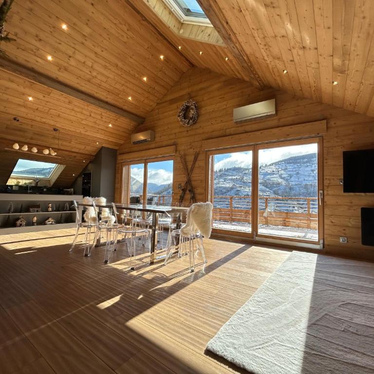 Splendide appartement style chalet classé 4 étoiles, terrasse face à la montagne - Three-Bedroom Apartment - 2