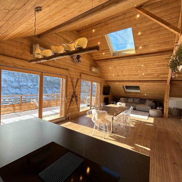 Splendide appartement style chalet classé 4 étoiles, terrasse face à la montagne - Three-Bedroom Apartment - 3