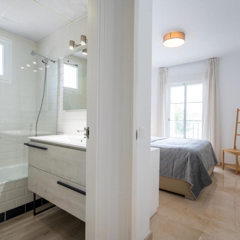13 Modern apt for 6 guest with shared pool in Manilva Andalucia - Apartamento con vistas al jardín - 41