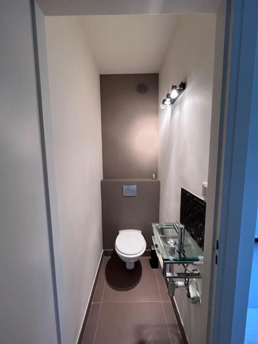Appartement climatisé avec terrasse, vue jardin et piscine - One-Bedroom Apartment - 21