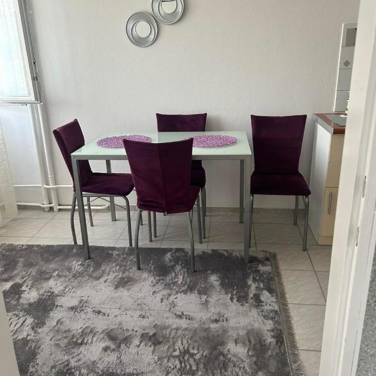 Iris - One-Bedroom Apartment - 10