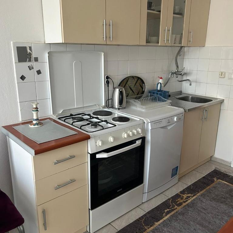 Iris - One-Bedroom Apartment - 12