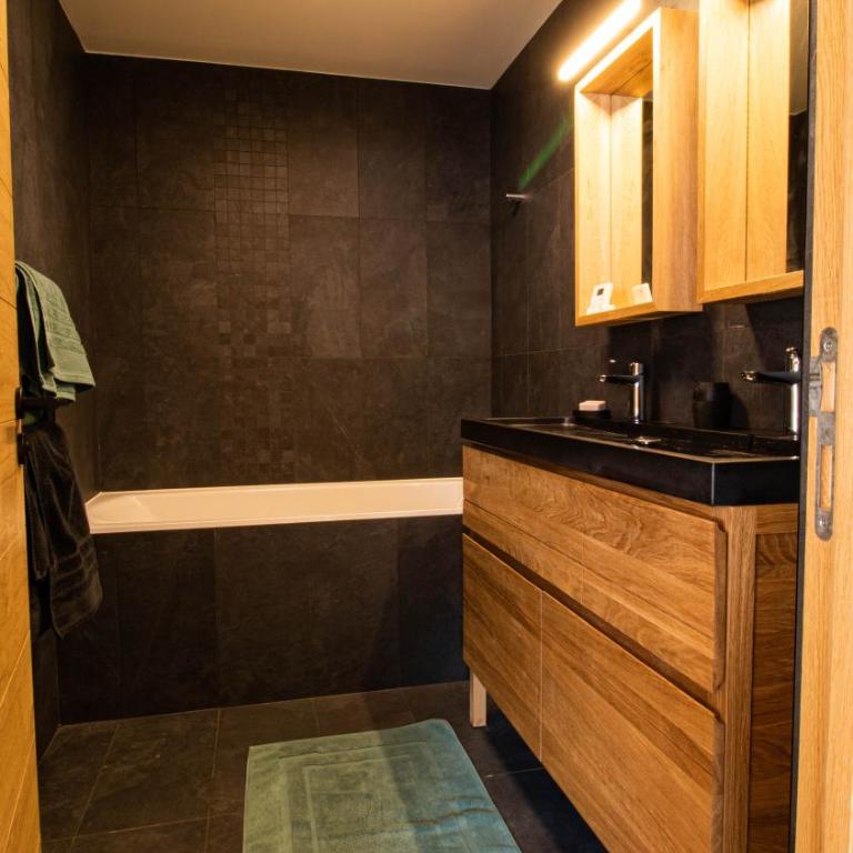 Chalet Peak Noir entier 12pers - Cosy House Peak Noir for 12people - Maison 5 Chambres - 16