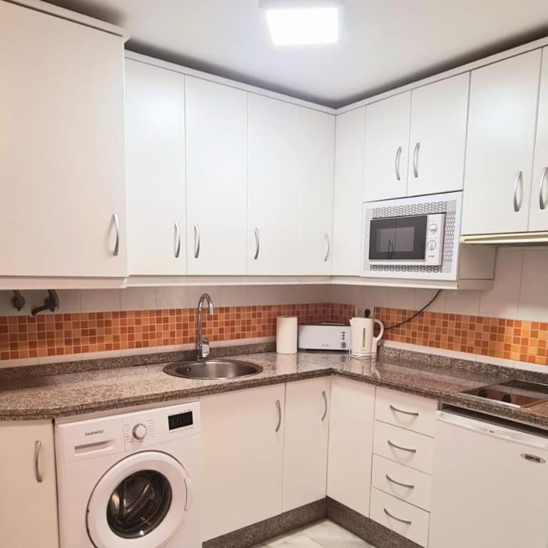 Apartamento a 2 minutos de la playa y centro - Apartamento de 2 dormitorios - 3