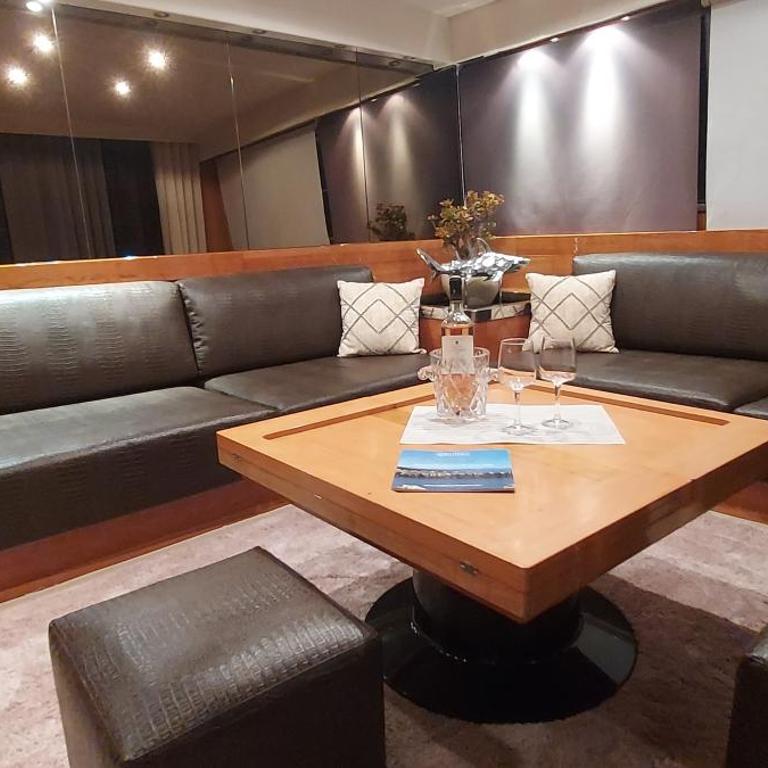 Yacht Charter Nice Cannes Antibes - Mobile Home - 3