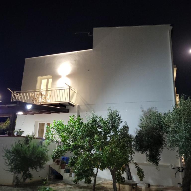 Casa Villaggio Pirandello - Camera Matrimoniale con Balcone e Vista Mare - 14