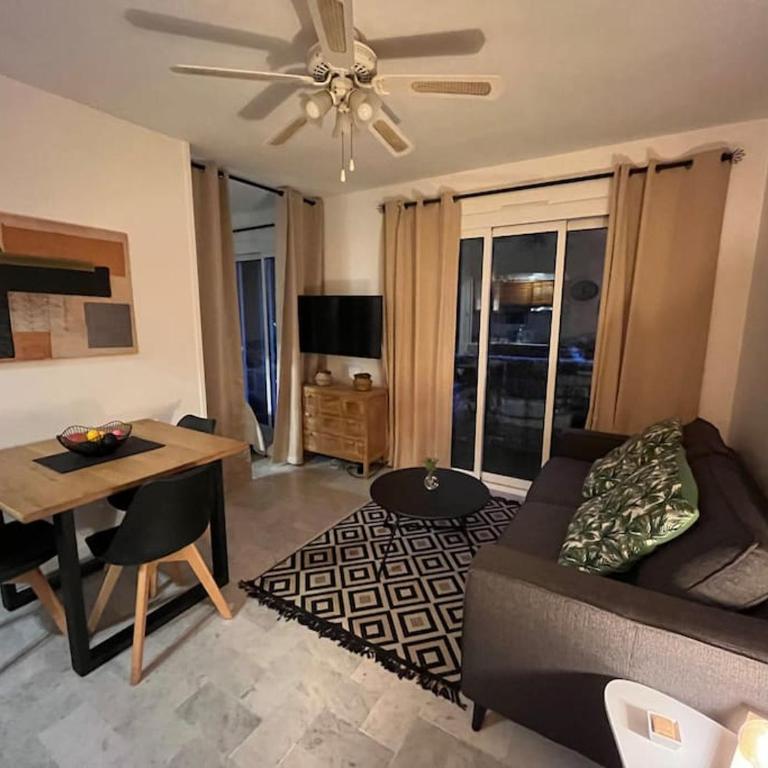 FREJUS PLAGE magnifique studio tout comfort - One-Bedroom Apartment - 1