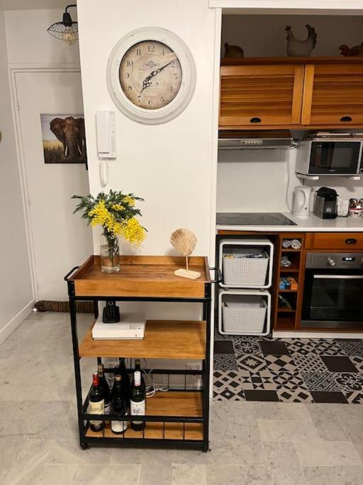 FREJUS PLAGE magnifique studio tout comfort - One-Bedroom Apartment - 8