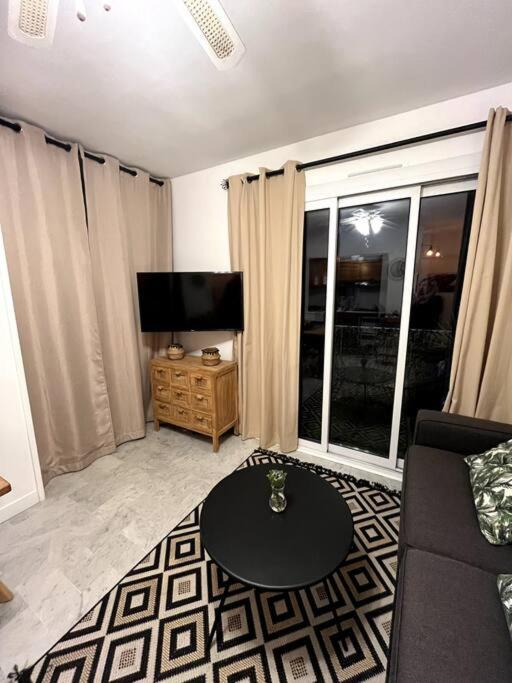 FREJUS PLAGE magnifique studio tout comfort - One-Bedroom Apartment - 14