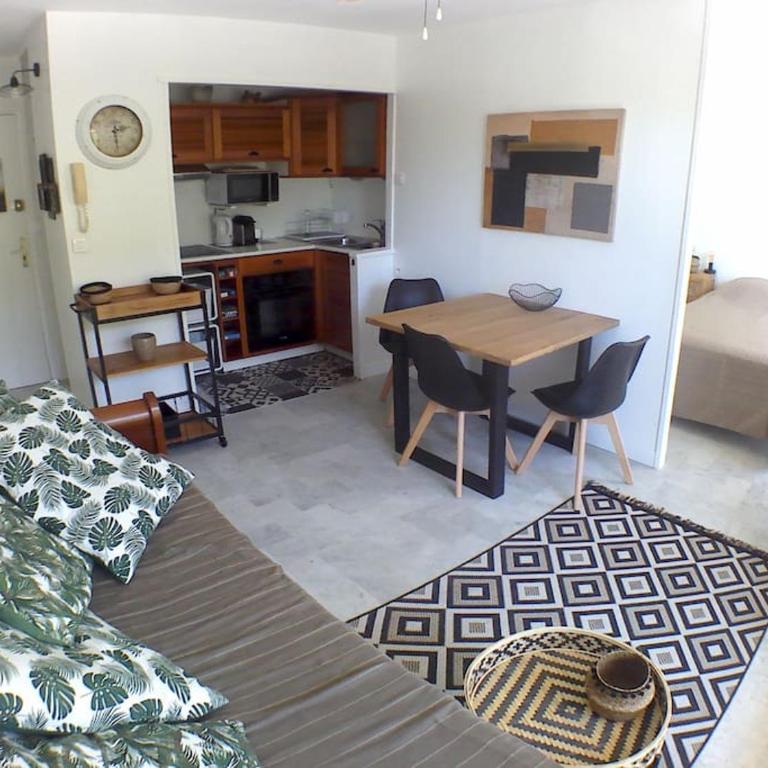 FREJUS PLAGE magnifique studio tout comfort - One-Bedroom Apartment - 16