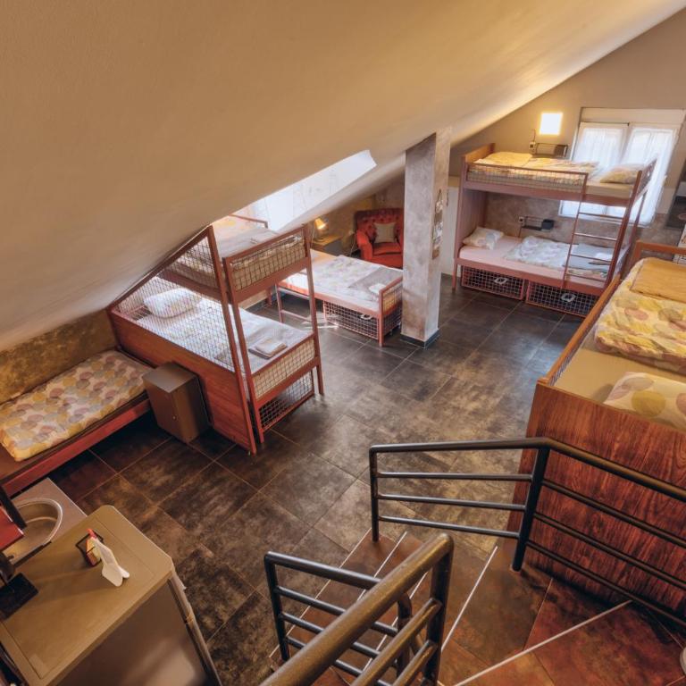 Q PODGORICA Beds,Rooms and more - Single Bed in Mixed Dormitory Room - 4