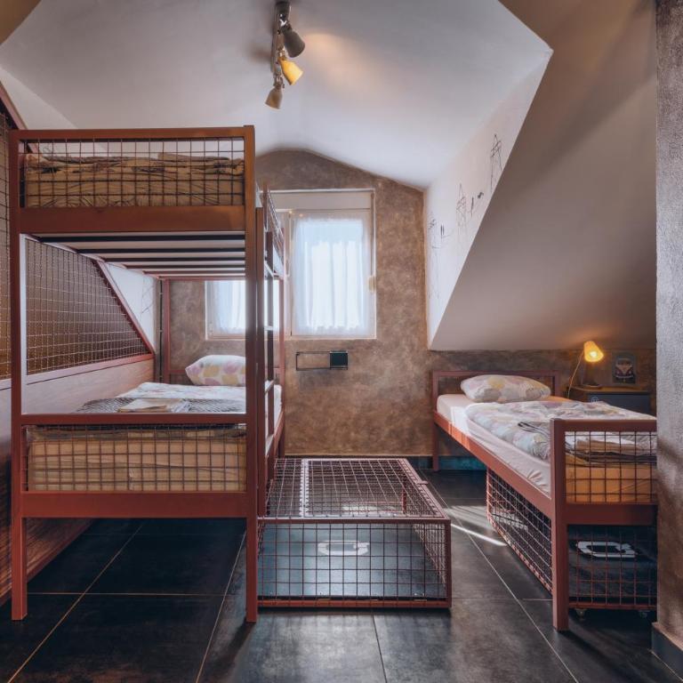 Q PODGORICA Beds,Rooms and more - Single Bed in Mixed Dormitory Room - 5