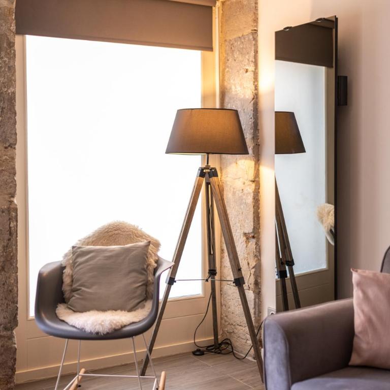 CONFORTABLE 2 PIÈCES AU CŒUR DU CENTRE HISTORIQUE - Apartment mit 1 Schlafzimmer - 4