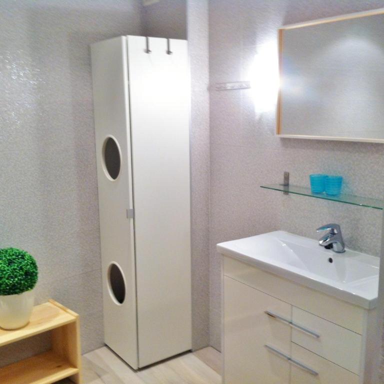 Superb Central Market Apt - Two-Bedroom Apartment with Balcony - 15