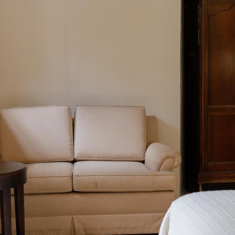 La Casa Veintidós - Queen Room - 6