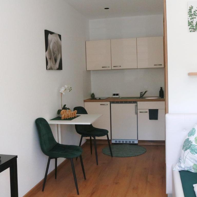 Haus M&M - Apartment mit Dusche - 9