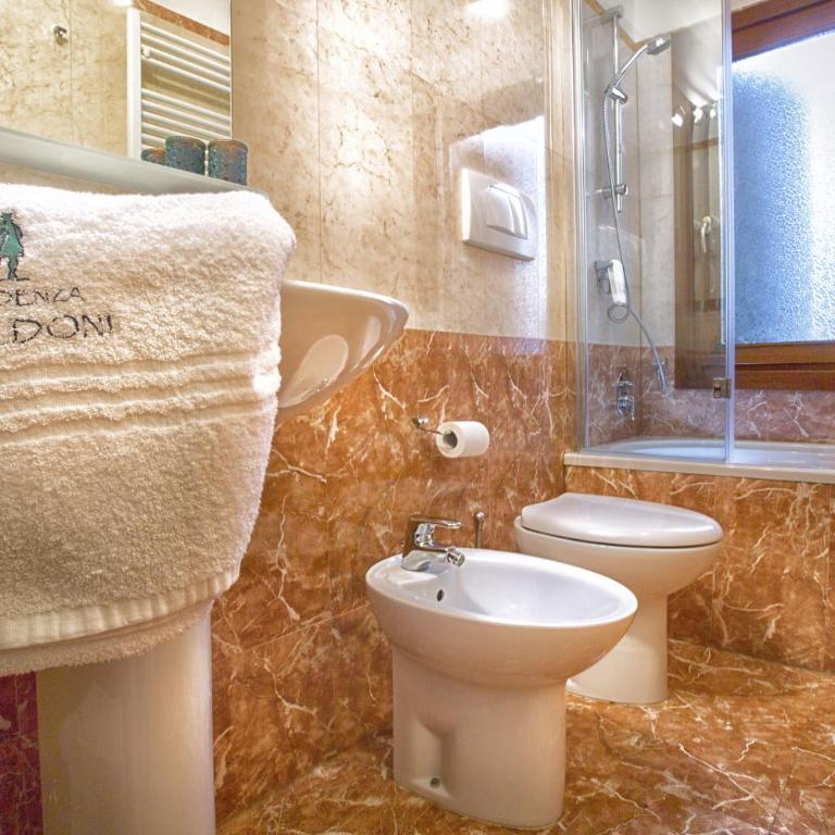 Residenza Goldoni - Camera Matrimoniale/Doppia con Letti Singoli - 5