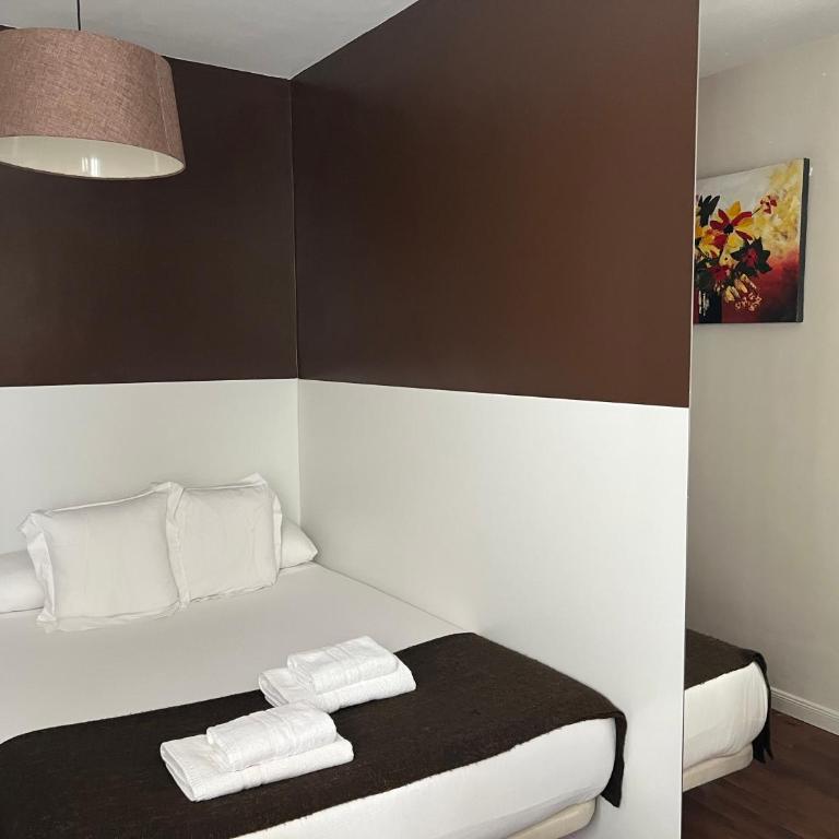 THC Gran Via Hostel - Small Double Room - 2