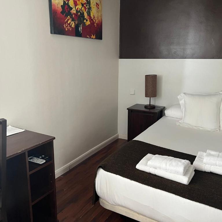THC Gran Via Hostel - Small Double Room - 3