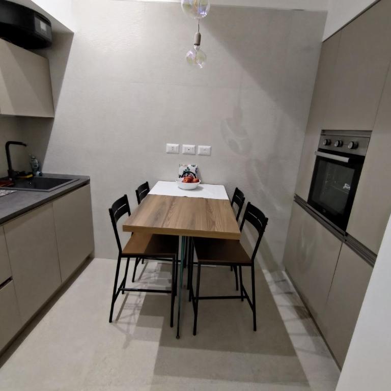 A CASA DEI ROMANI - Appartamento con 2 Camere da Letto - 13