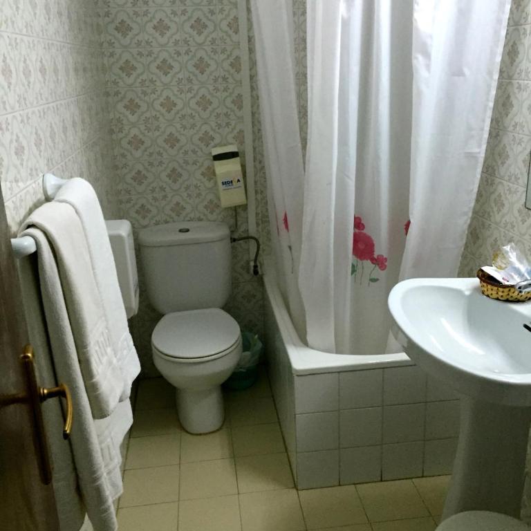 Pensión Provenzal - Double or Twin Room - 12