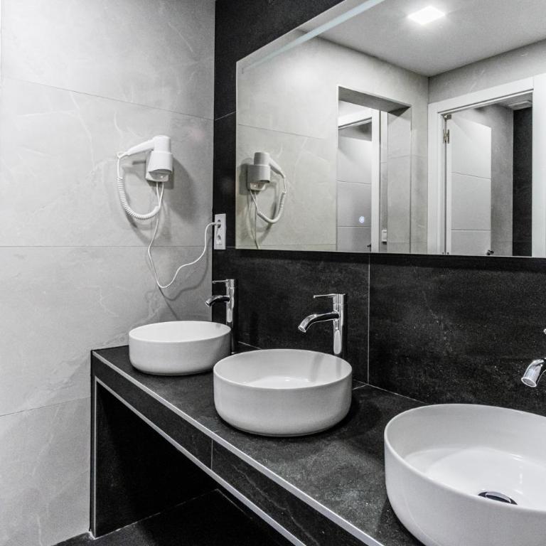 Hostel Center Madrid - Bed in 4-Bed Female Dormitory Room - 5