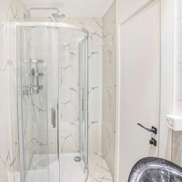 Montreux exclusive and classy flat - Three-Bedroom Apartment - 5