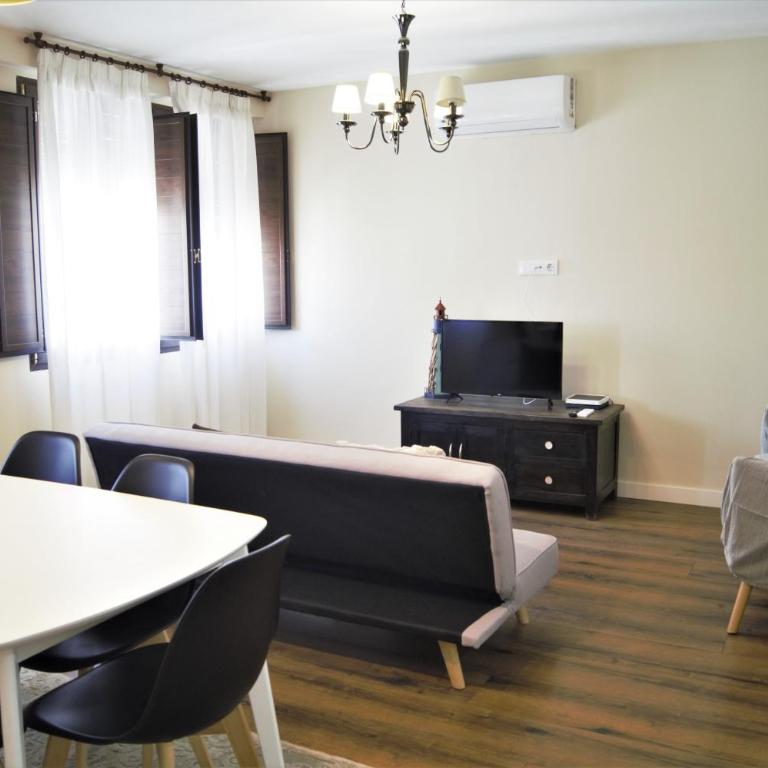 Home Sweet Home junto a Mezquita / Wifi / Parking - Three-Bedroom Apartment - 16
