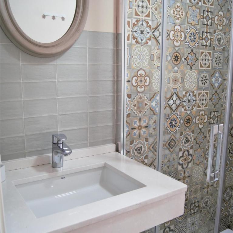 Home Sweet Home junto a Mezquita / Wifi / Parking - Three-Bedroom Apartment - 11