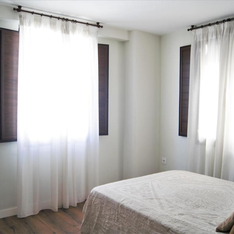 Home Sweet Home junto a Mezquita / Wifi / Parking - Three-Bedroom Apartment - 4