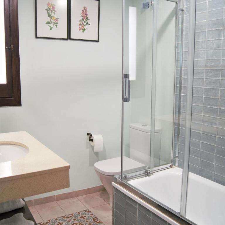 Home Sweet Home junto a Mezquita / Wifi / Parking - Three-Bedroom Apartment - 6