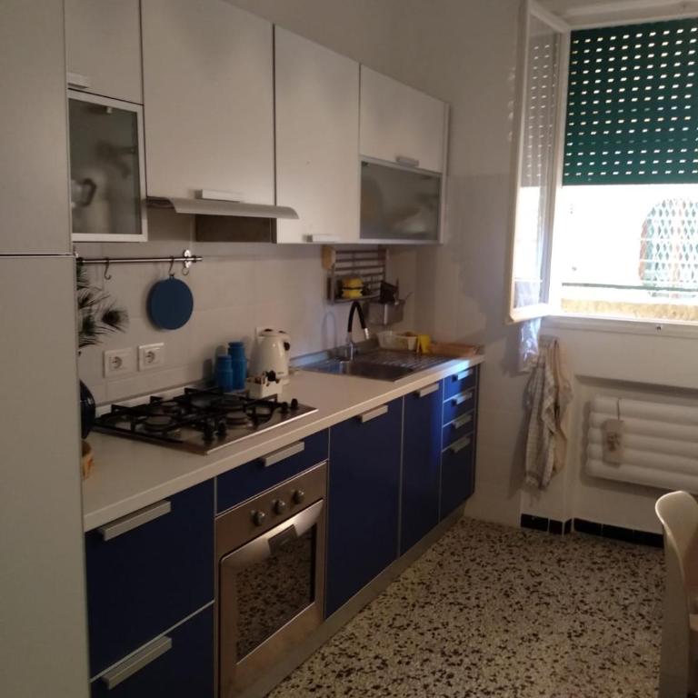 Casa Gialla - Camera Matrimoniale o Doppia con Letti Singoli con Balcone e Bagno in Comune - 10