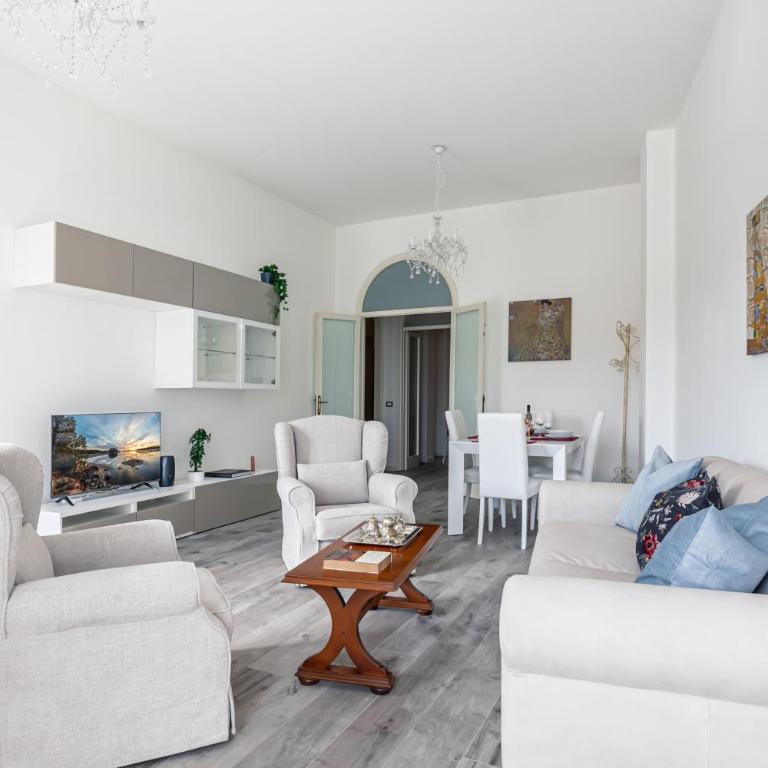 GuestHost - Lungarno Elegant Apartment with Panoramic Balcony - Appartamento con 2 Camere da Letto - 1