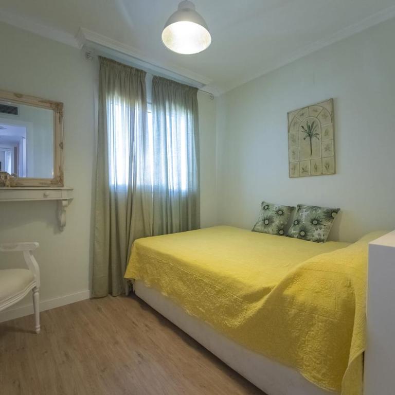 Casa adosada con piscina comunitaria Solo familias no grupos de jovenes - Casa de 5 dormitorios - 30