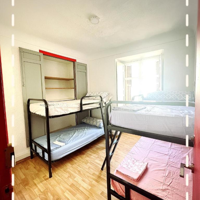 La Merced Centro Rooms - Cama en habitación femenina compartida de 4 camas - 1