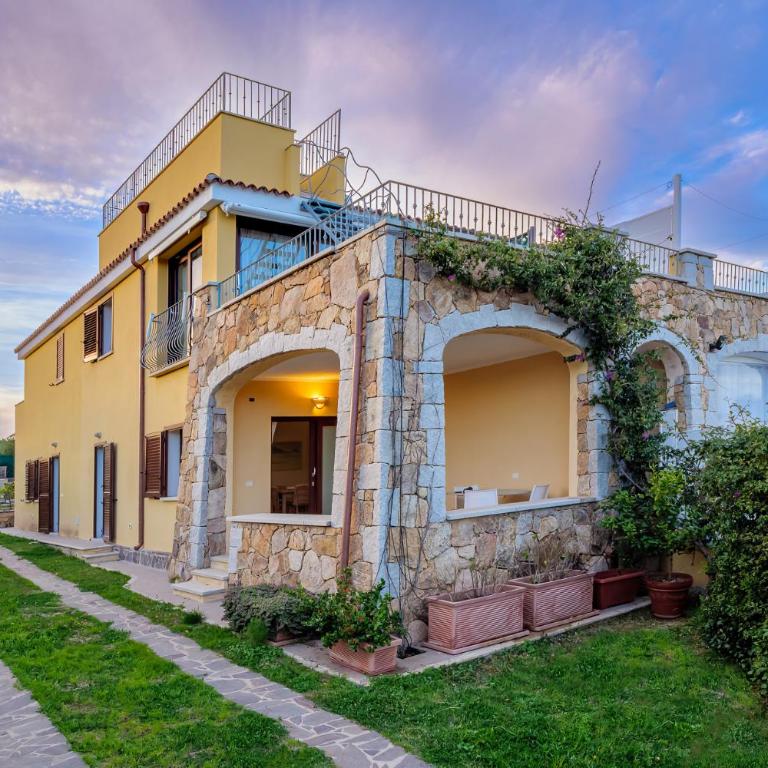 Villa Baia Caddinas - Appartamento con 2 Camere da Letto e Vista Mare - 1