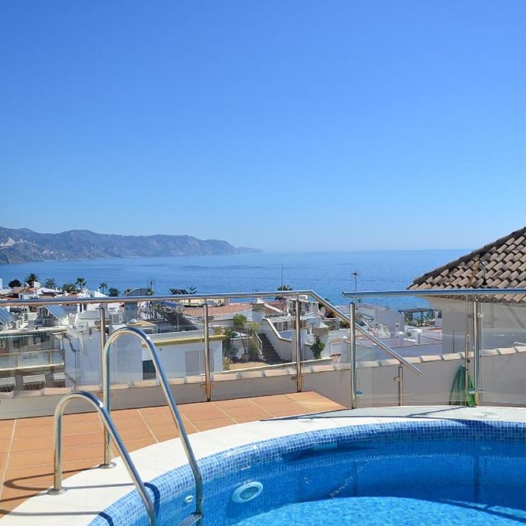 Nerja Paradise Rentals - City Center Apt Plaza España - Apartamento - 1