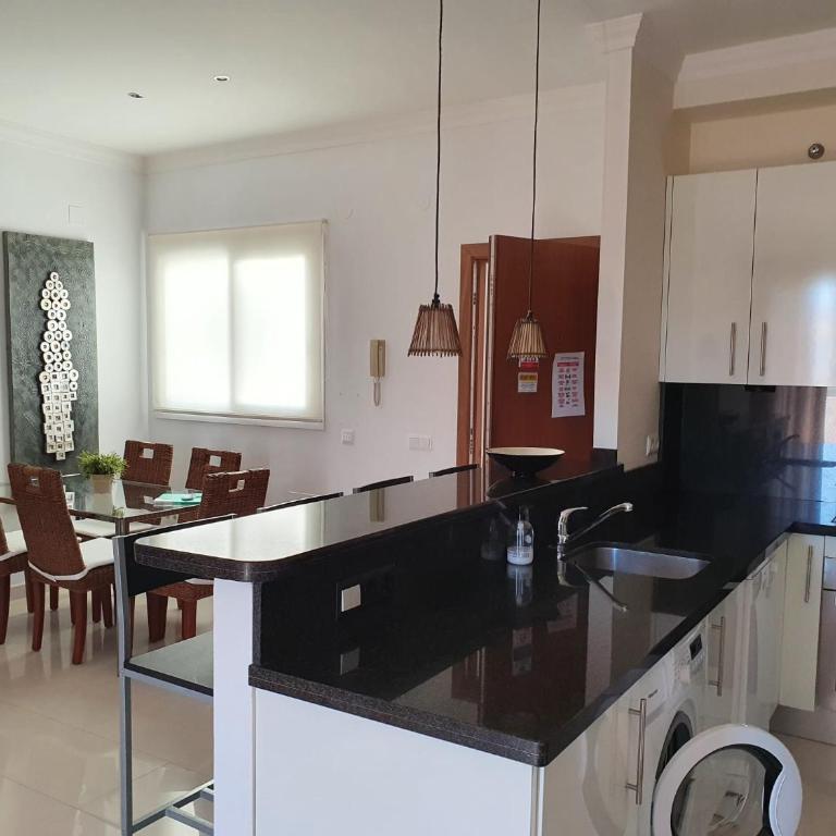 Nerja Paradise Rentals - City Center Apt Plaza España - Apartamento - 12