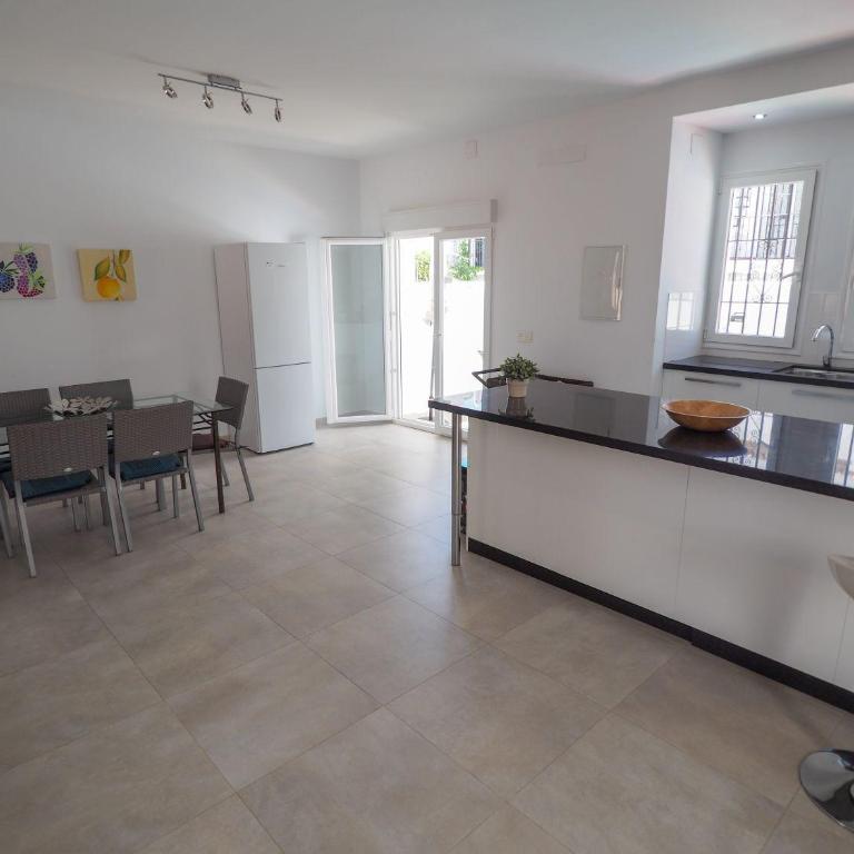 Nerja Paradise Rentals - Villa Perla - Villa - 12