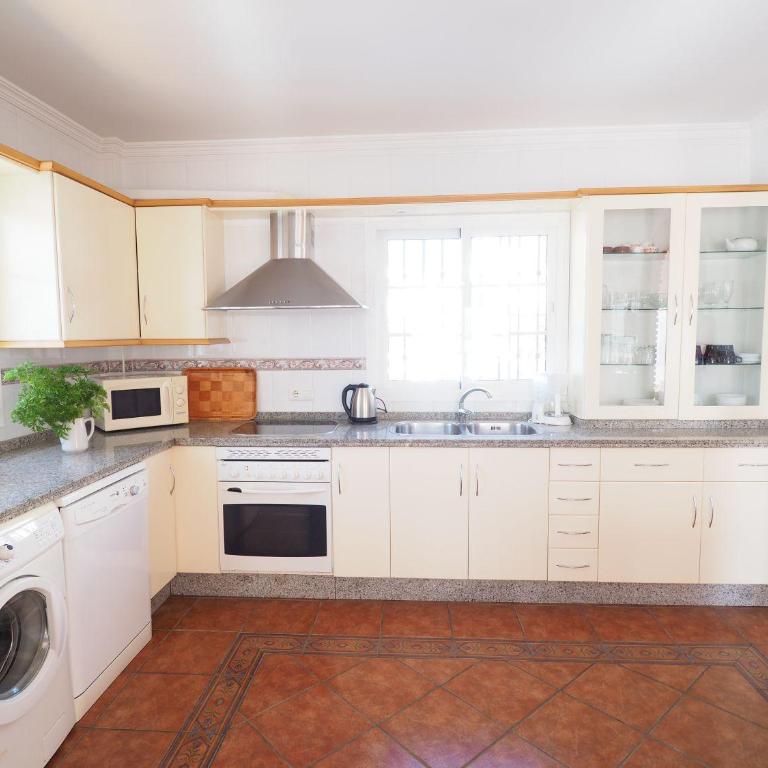 Nerja Paradise Rentals - Villa Buganvilla - Villa - 19