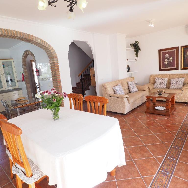 Nerja Paradise Rentals - Villa Buganvilla - Villa - 18