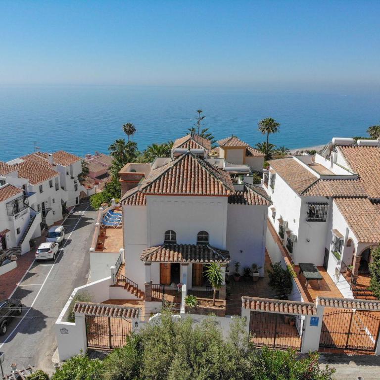 Nerja Paradise Rentals - Villa Azalea - Villa - 52