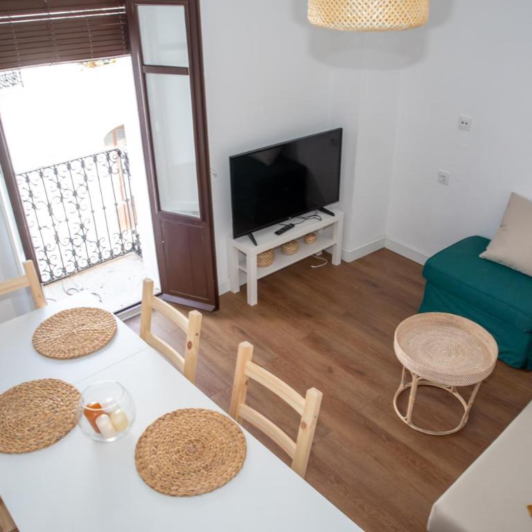 Edificio reformado con 2 pisos en Tarifa centro - Three-Bedroom Apartment - 3